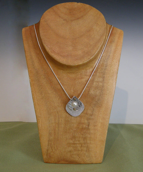 Pearl Drop - Necklace